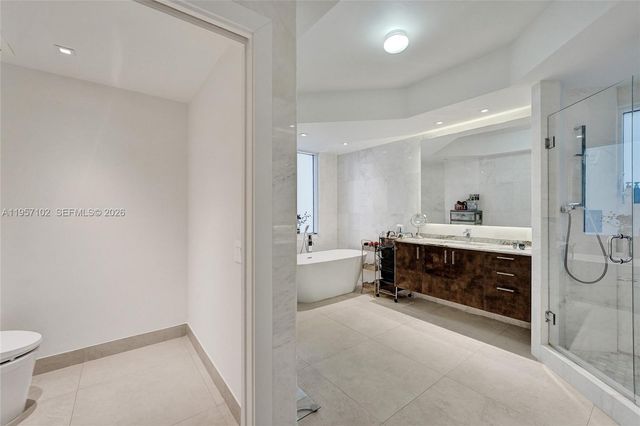 21200 Point Place 403, Aventura, FL 33180