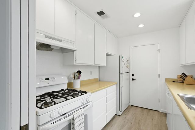 4318 Cowell Blvd, Davis, CA 95618