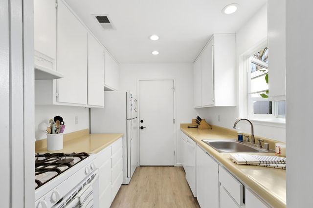 4318 Cowell Blvd, Davis, CA 95618