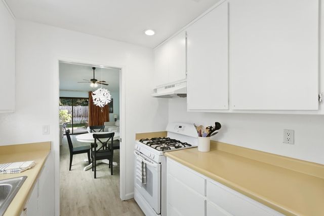 4318 Cowell Blvd, Davis, CA 95618