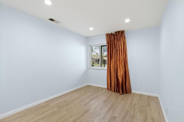 4318 Cowell Blvd, Davis, CA 95618