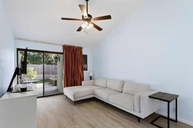 4318 Cowell Blvd, Davis, CA 95618