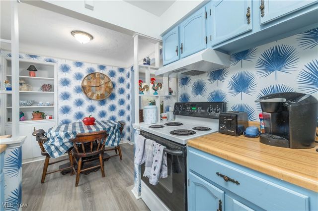 4210 W 217th Street, Fairview Park, OH 44126