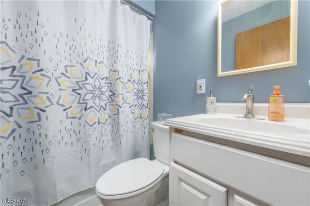 4210 W 217th Street, Fairview Park, OH 44126