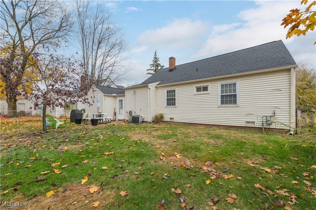 4210 W 217th Street, Fairview Park, OH 44126