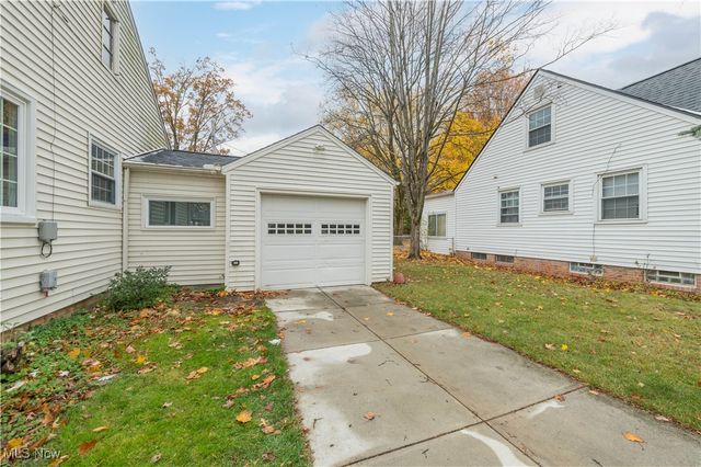 4210 W 217th Street, Fairview Park, OH 44126