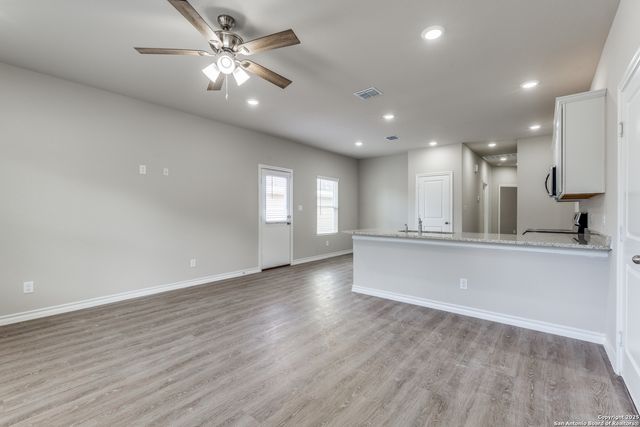 228 W Martindale St, Seguin, TX 78155