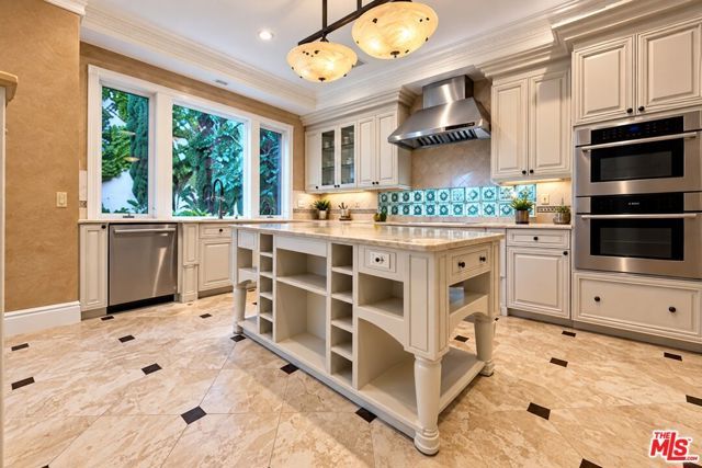 16625 Calle Haleigh, Los Angeles, CA 90272