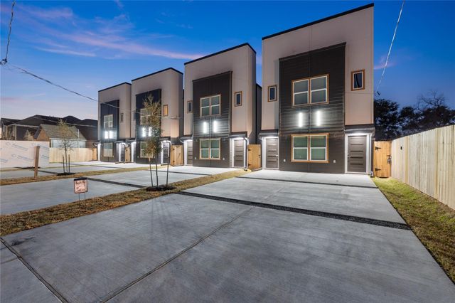 9821 Turnbow Street AB, Houston, TX 77029