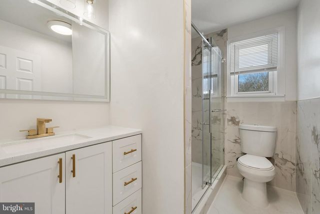 33 SYCAMORE DR, Burlington, NJ 08016