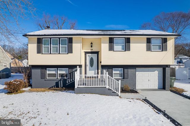 33 SYCAMORE DR, Burlington, NJ 08016