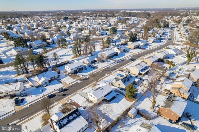 33 SYCAMORE DR, Burlington, NJ 08016