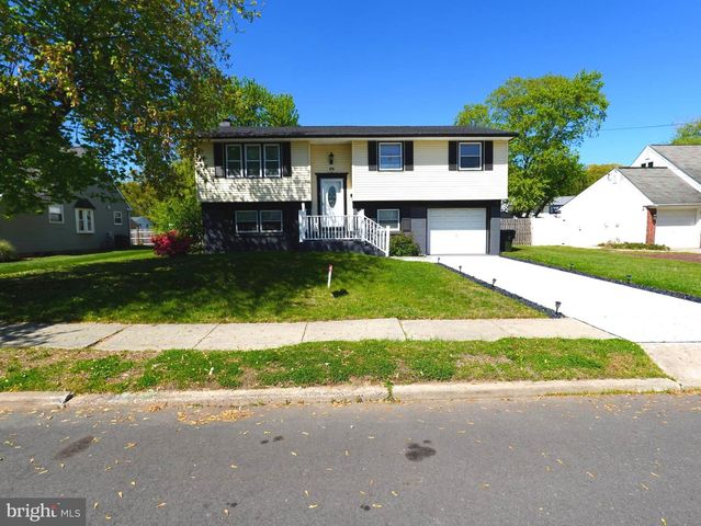 33 SYCAMORE DR, Burlington, NJ 08016