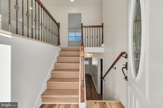 33 SYCAMORE DR, Burlington, NJ 08016