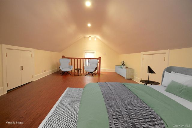257-14 Pembroke Avenue, Great Neck, NY 11020