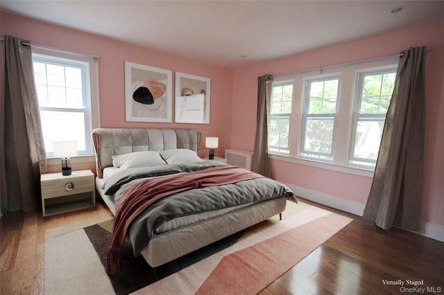 257-14 Pembroke Avenue, Great Neck, NY 11020