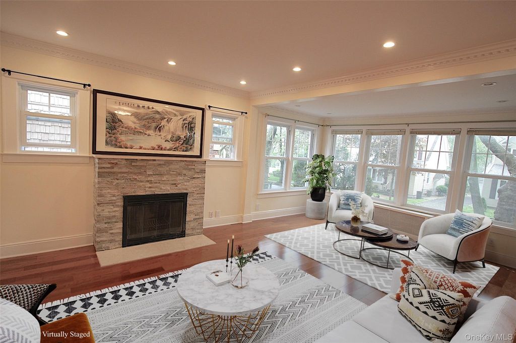 257-14 Pembroke Avenue, Great Neck, NY 11020 — photo 4