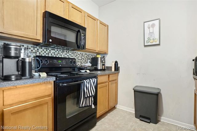 1963 Knollwood Drive, Canton, MI 48188