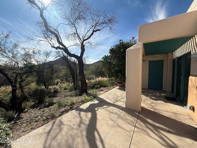 3663 W Placita Del Correcaminos, Tucson, AZ 85745