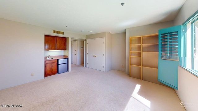 3663 W Placita Del Correcaminos, Tucson, AZ 85745