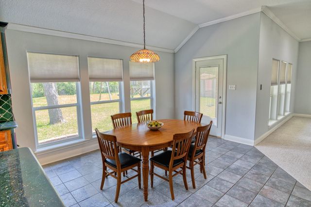 309 Williamsburg, Clute, TX 77531