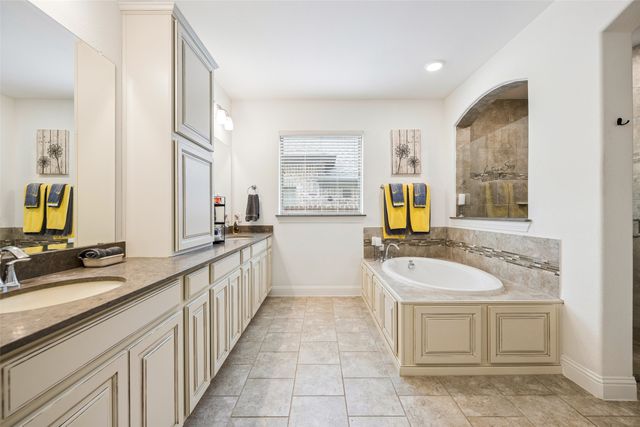 15012 Lions Back Cove, Fort Worth, TX 76262