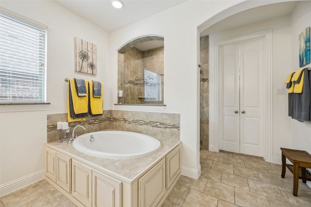 15012 Lions Back Cove, Fort Worth, TX 76262