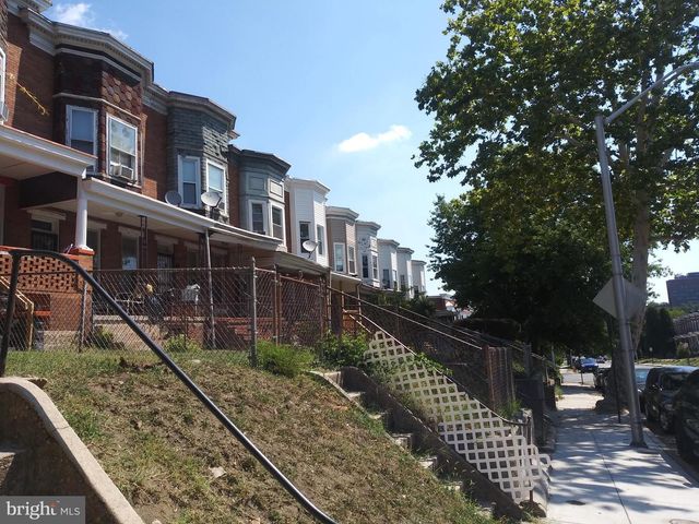 2918 CLIFTON AVE, Baltimore, MD 21216