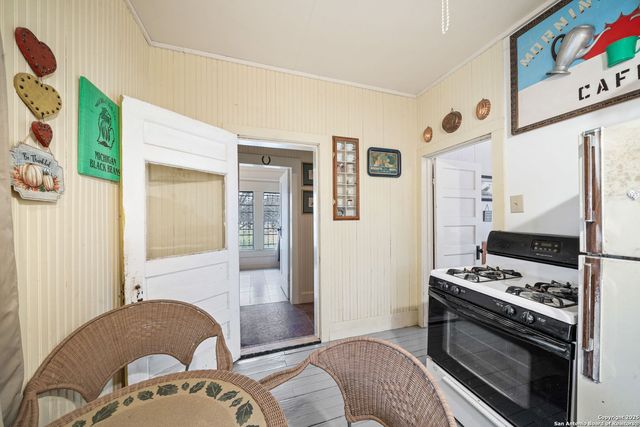 292 BEACH SHORE DR, Bandera, TX 78003