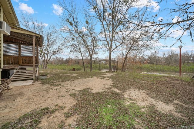 292 BEACH SHORE DR, Bandera, TX 78003
