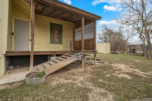 292 BEACH SHORE DR, Bandera, TX 78003