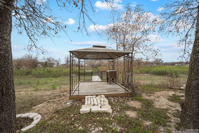 292 BEACH SHORE DR, Bandera, TX 78003