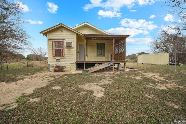 292 BEACH SHORE DR, Bandera, TX 78003