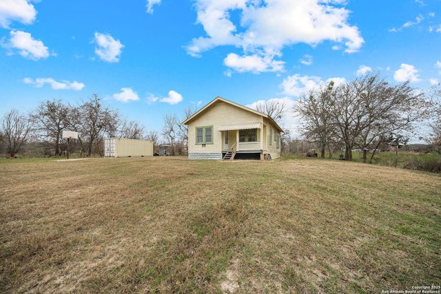 292 BEACH SHORE DR, Bandera, TX 78003