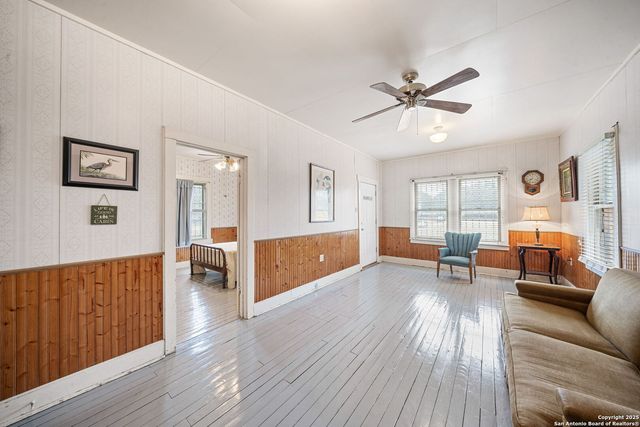 292 BEACH SHORE DR, Bandera, TX 78003