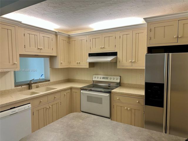 13705 SW 84th Street F, Miami, FL 33183