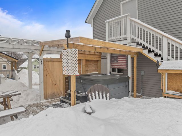 43 High Street, Laconia, NH 03246