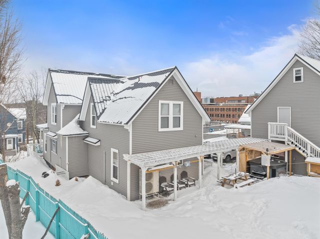 43 High Street, Laconia, NH 03246