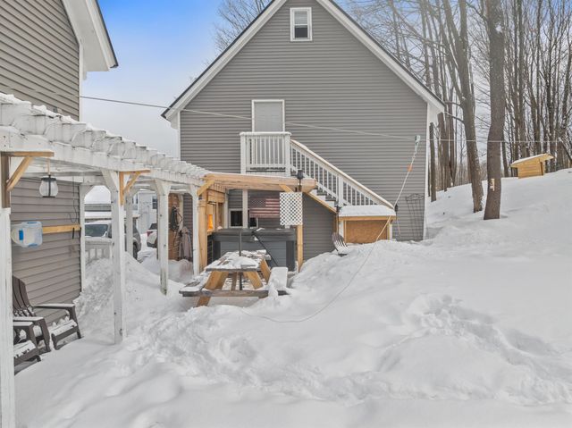 43 High Street, Laconia, NH 03246