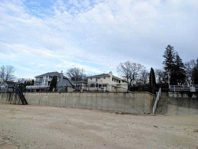 2940 Lake Shore Drive, Long Beach, IN 46360