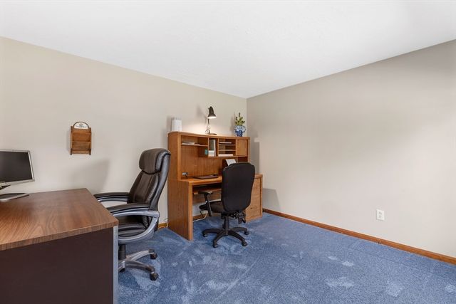 10 Barnstable Rd, Norfolk, MA 02056
