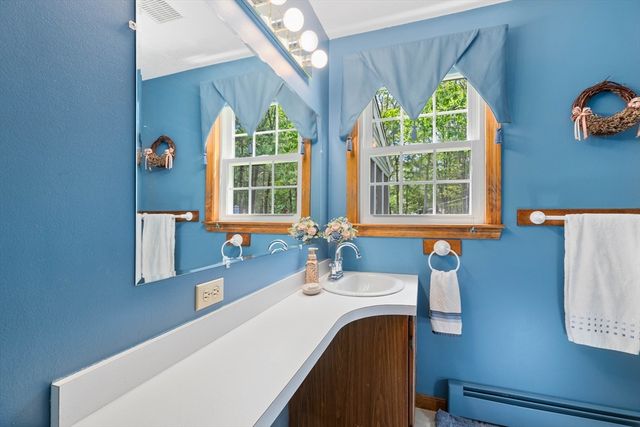 10 Barnstable Rd, Norfolk, MA 02056