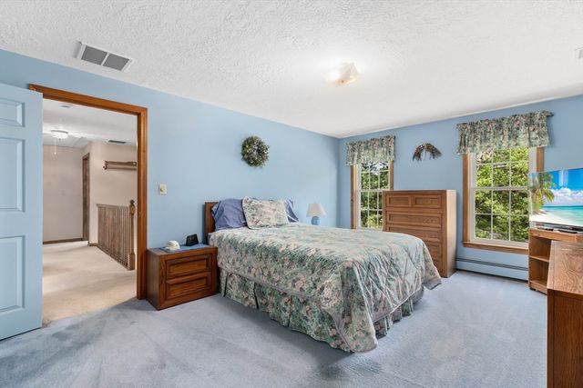 10 Barnstable Rd, Norfolk, MA 02056