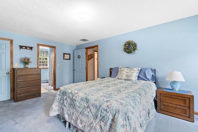 10 Barnstable Rd, Norfolk, MA 02056