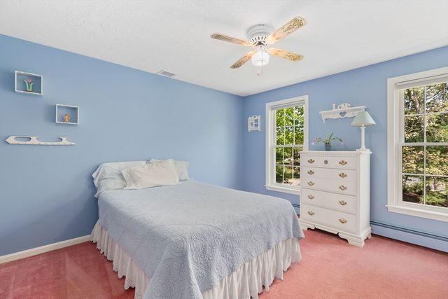 10 Barnstable Rd, Norfolk, MA 02056