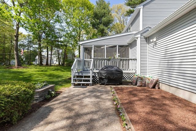 10 Barnstable Rd, Norfolk, MA 02056