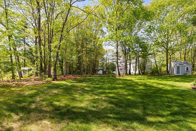 10 Barnstable Rd, Norfolk, MA 02056