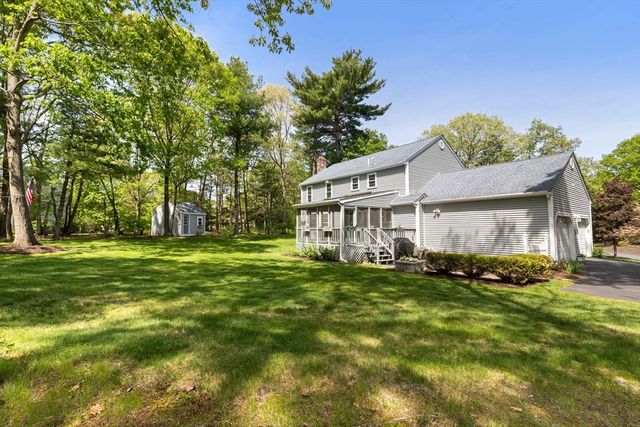 10 Barnstable Rd, Norfolk, MA 02056