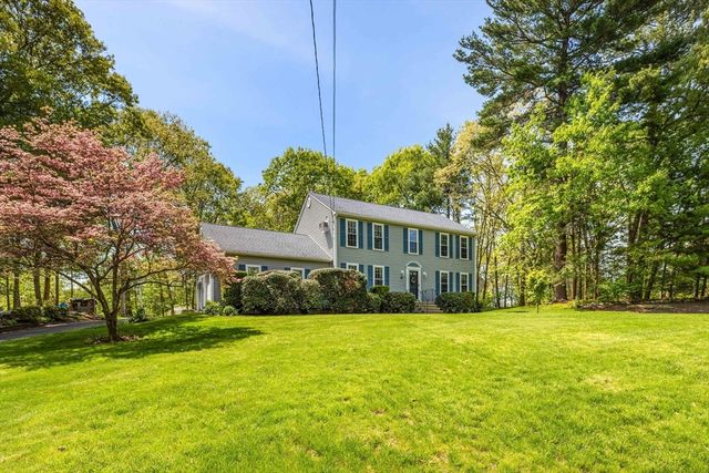 10 Barnstable Rd, Norfolk, MA 02056