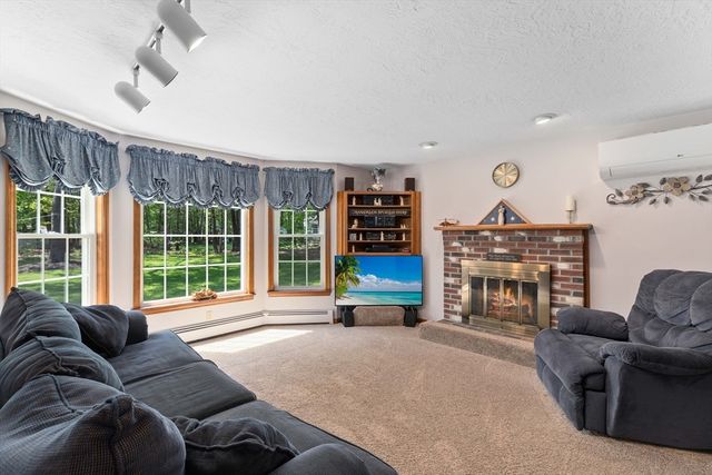 10 Barnstable Rd, Norfolk, MA 02056